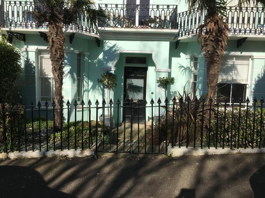הייסטינגס Princes Villa - Large Fully Self Contained Flat, 5 Minutes From The Sea מראה חיצוני תמונה