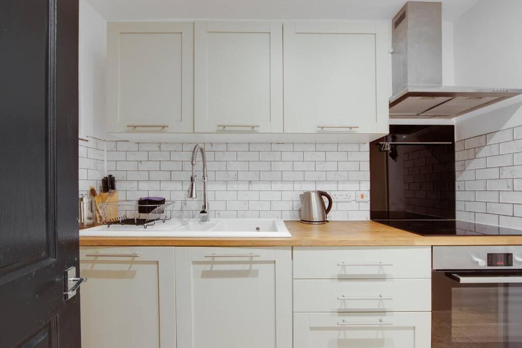 הייסטינגס Princes Villa - Large Fully Self Contained Flat, 5 Minutes From The Sea מראה חיצוני תמונה