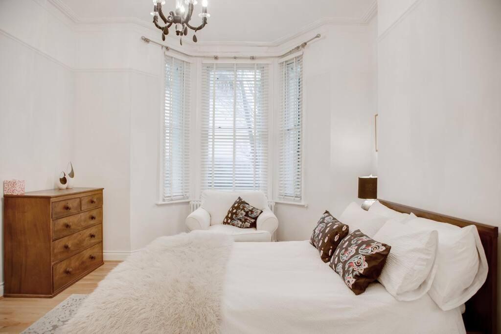 הייסטינגס Princes Villa - Large Fully Self Contained Flat, 5 Minutes From The Sea מראה חיצוני תמונה
