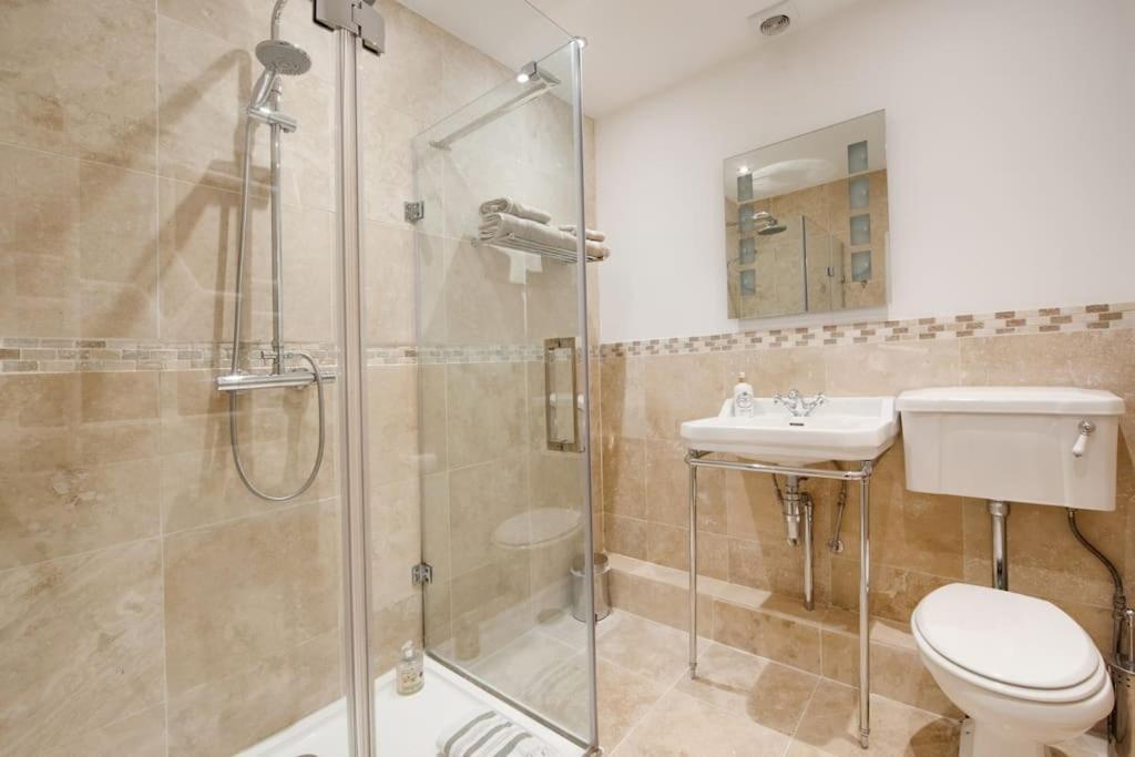 הייסטינגס Princes Villa - Large Fully Self Contained Flat, 5 Minutes From The Sea מראה חיצוני תמונה