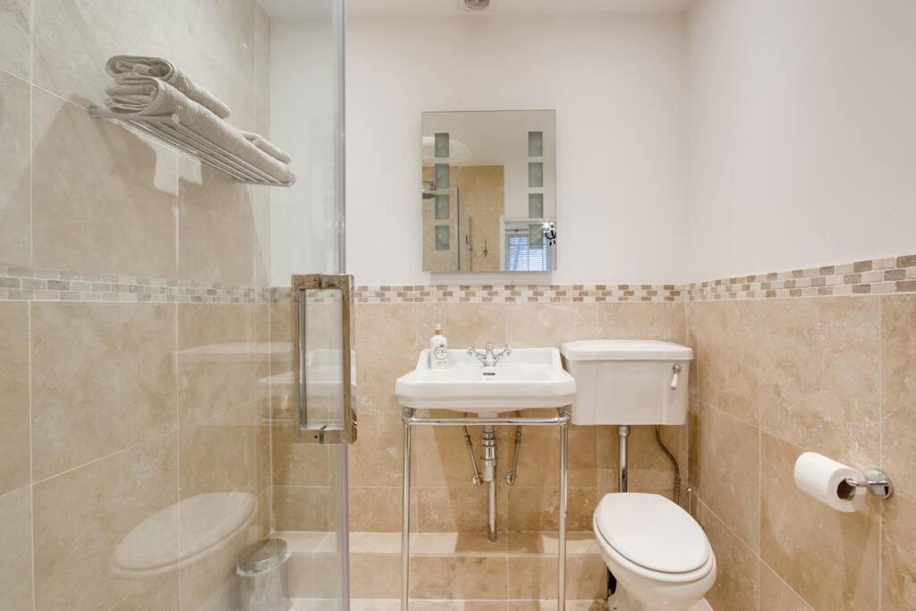 הייסטינגס Princes Villa - Large Fully Self Contained Flat, 5 Minutes From The Sea מראה חיצוני תמונה