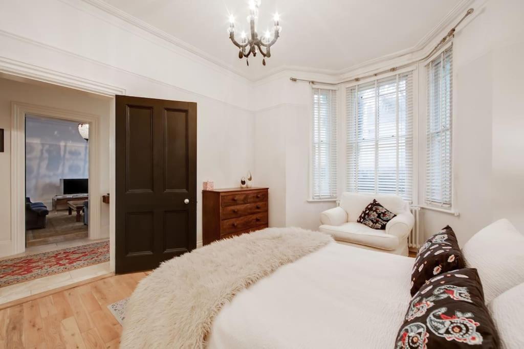 הייסטינגס Princes Villa - Large Fully Self Contained Flat, 5 Minutes From The Sea מראה חיצוני תמונה